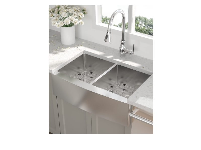 33 in x 21/22 in x 10 in Farmhouse/Apron-Front 16G Stainless Steel Double Bowl Kitchen Sink, curved front