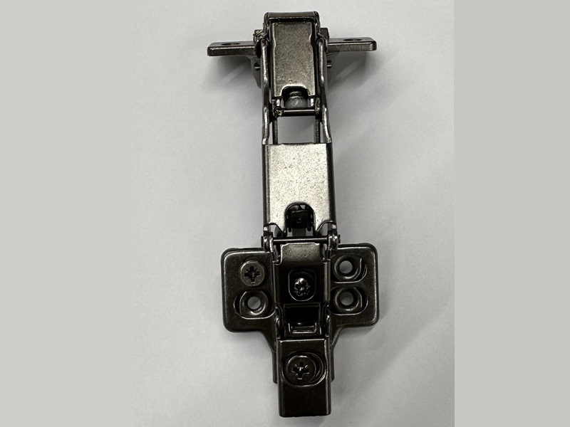 Gozne 180 grados soft close clip on con base color negro, un par