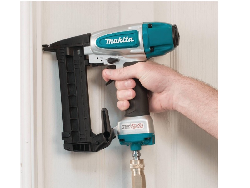 Pistola de grapas 1/4 in calibre 18 Makita - AT638A